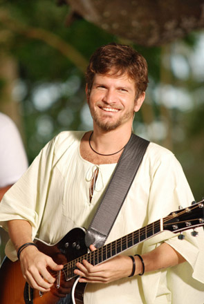 saulo-eva-nave saulo-eva-nave