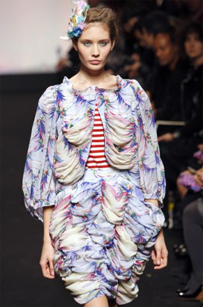 mo-isumori-chisato-paris-afp mo-isumori-chisato-paris-afp