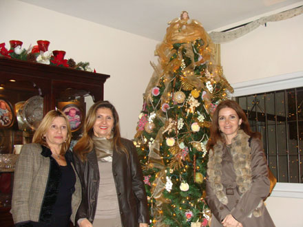 pr-cora-alvarez-monique-luna-rose-ebner