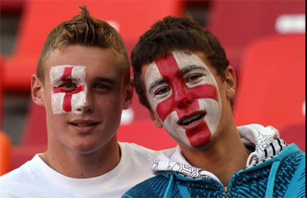 f-jovens-britanicos-afp f-jovens-britanicos-afp