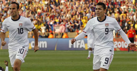 f-landon-donovan-herculez-gomez-eua-ap f-landon-donovan-herculez-gomez-eua-ap