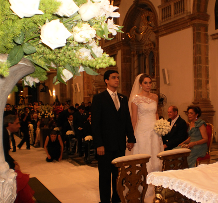 c-henrique-isabella-altar c-henrique-isabella-altar