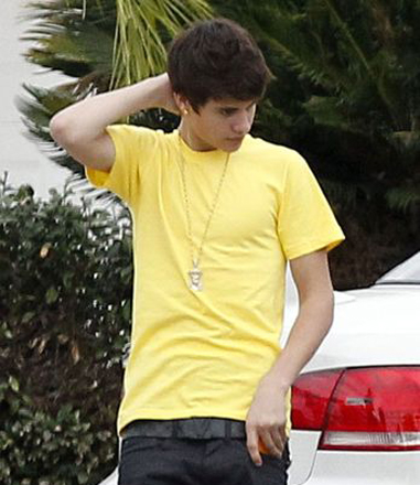justin-bieber-grosby-group