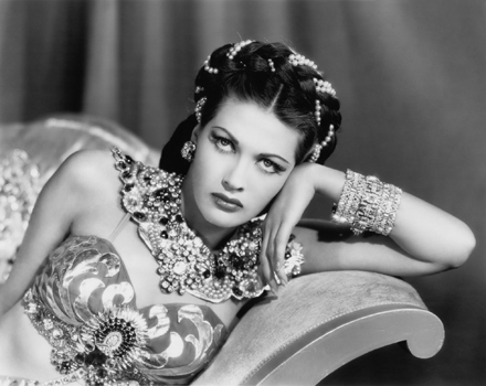 yvonne-de-carlo
