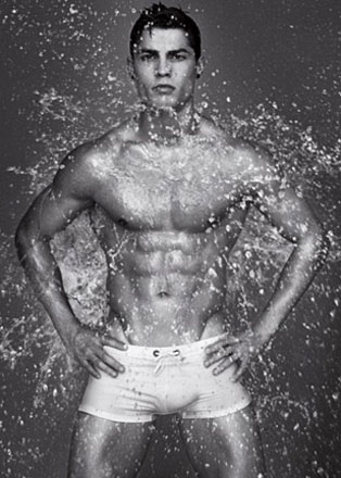 cristiano-ronaldo-armani cristiano-ronaldo-armani