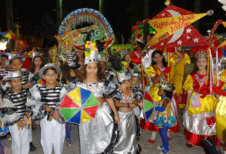 b-blocos-encantado-rosas-da-boa-vista