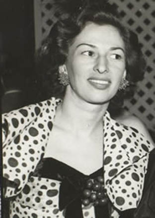 carmelia-alves