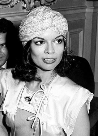 bianca-jagger-turban
