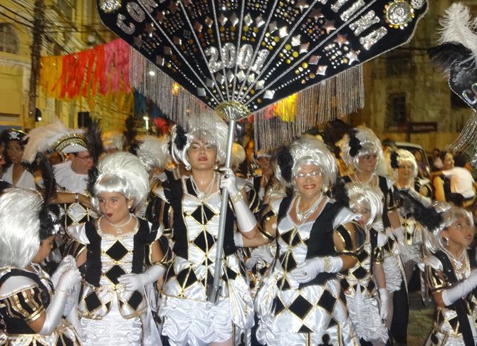 b-confetes-e-serpentinas2