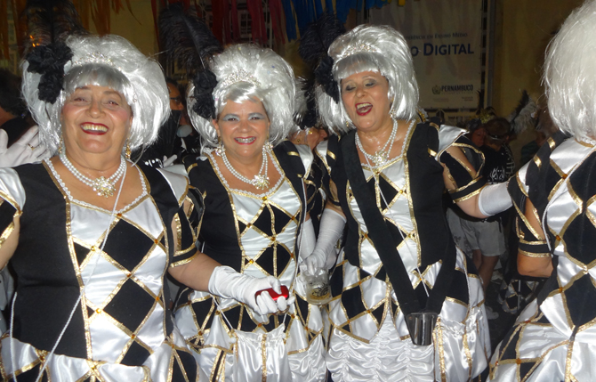 b-confetes-e-serpentinas3