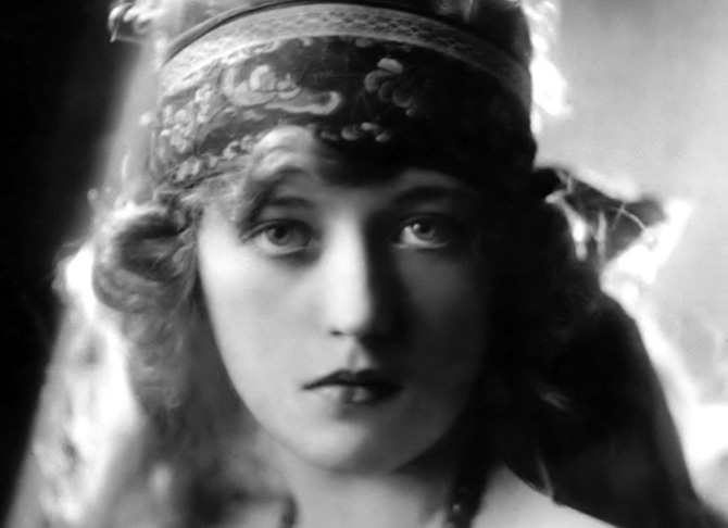 Marion Davies 1921. Scanned by jane for Dr. Macro's High Quality Movie Scans website: http://www.doctormacro.com/index.html. Enjoy!