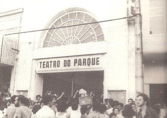 t-fachada-do-teatro-11agosto82-antonio-tenorio