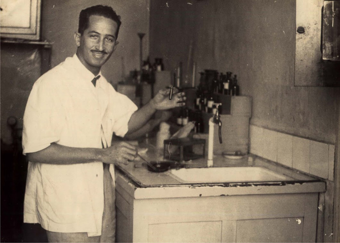 jayme-wanderley-da-fone-no laboratorio de analises clinicas na maternidade do Derby