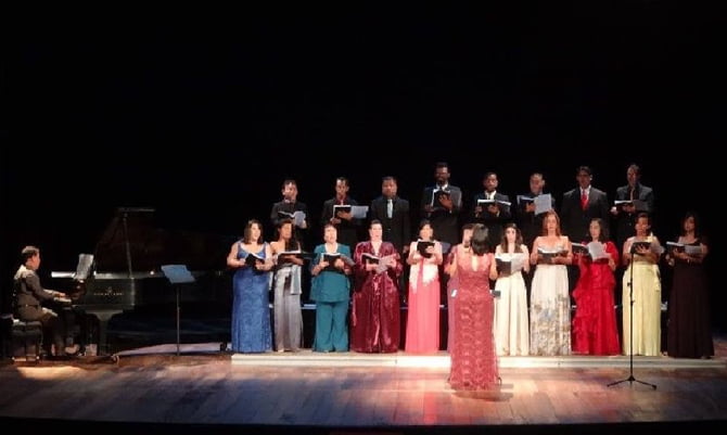 coro-com-pianista