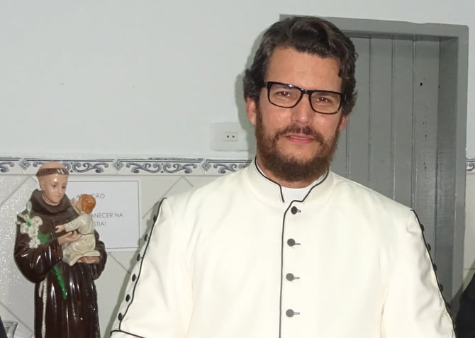padre-hewerton-di-castro-dez-15