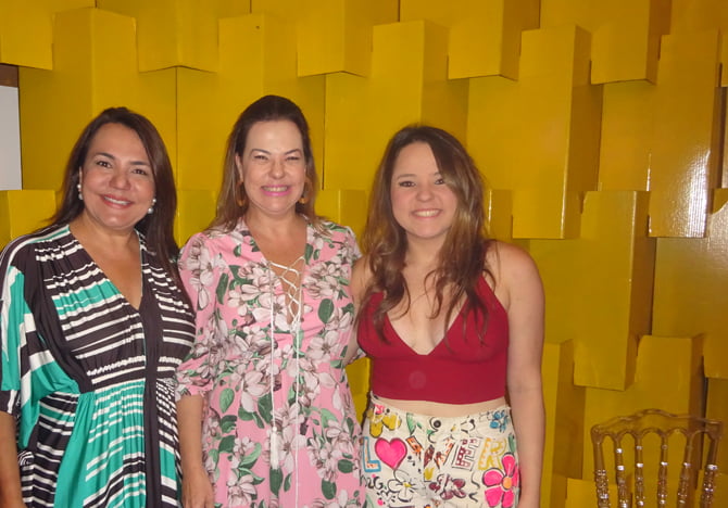 pr-andrea-menezes-isabela-gabriela-coutinho