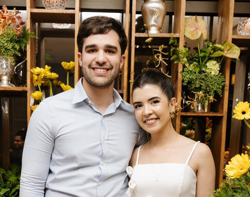 Beatriz e Paulo noivaram!