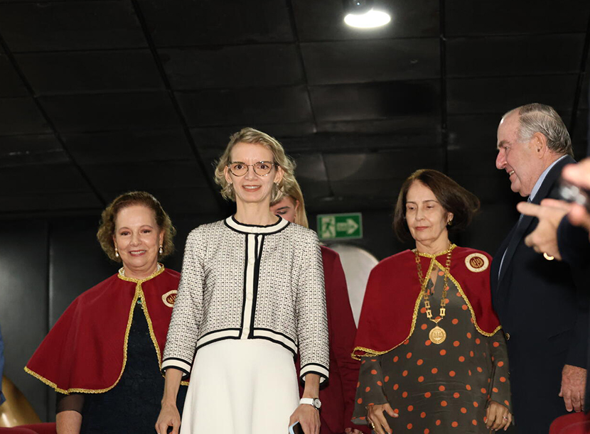 Joana Carolina é Imortal